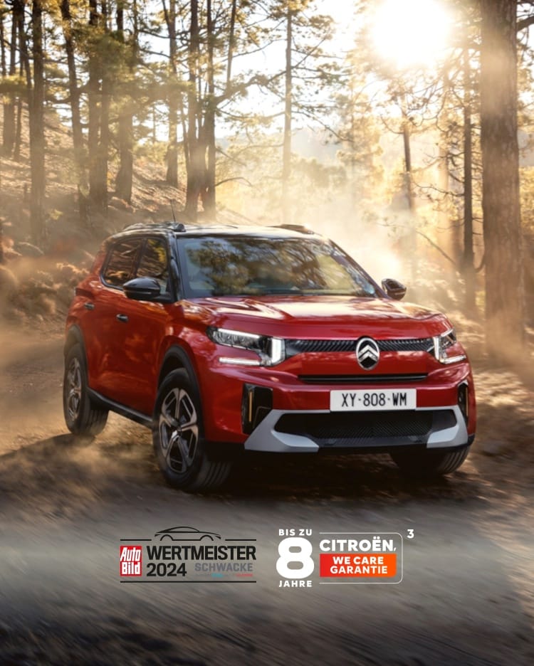 Der neue ë-C3 Aircross in einem Wald