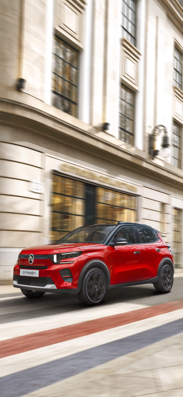 Statische Dreiviertel-Frontansicht des Citroën C3 Kompakt-SUV, das modernes Design für selbstbewusste, effiziente und erschwingliche Alltagsmobilität präsentiert.